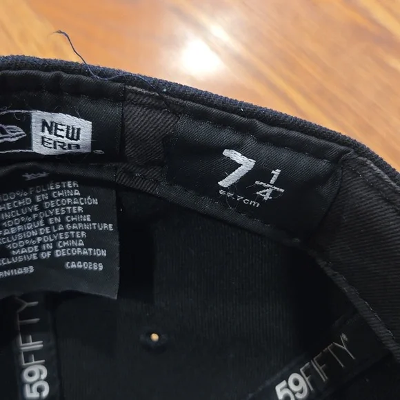 Black Baseball Cap LA - Picture 8 of 10